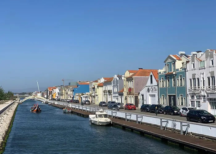 Old Town River View Apartment *